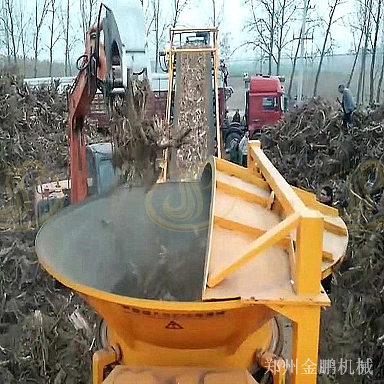 郑州金鹏树根破碎工艺优化大尺寸生物质原料燃料化预处理流程应用现场