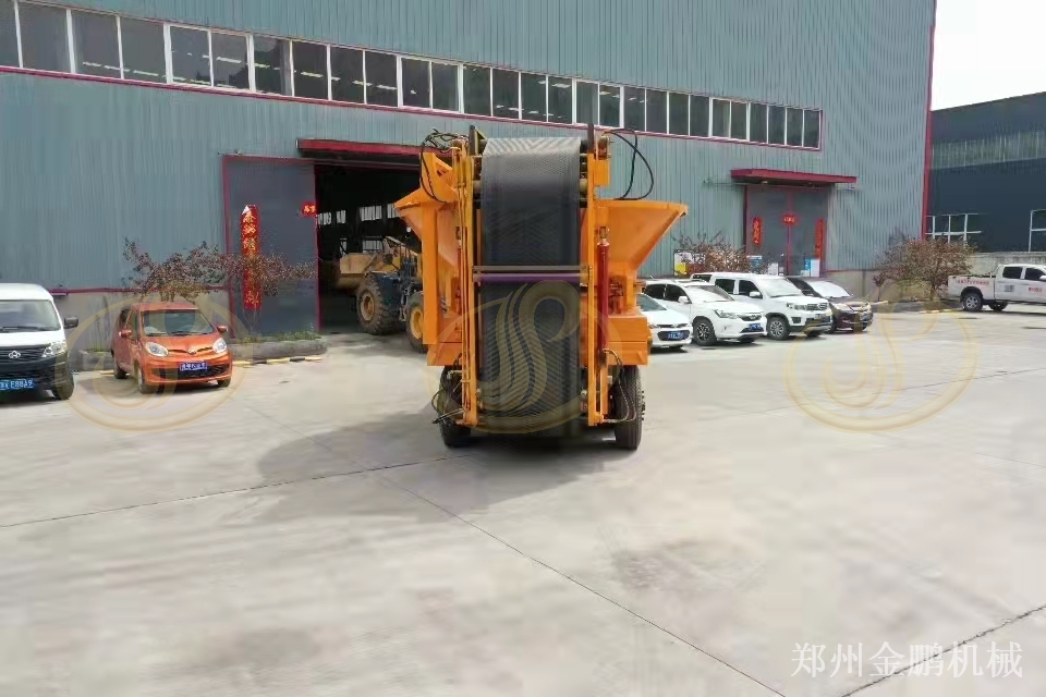 郑州金鹏生物质粉碎机器助力大型料场高产量生物质预处理应用现场