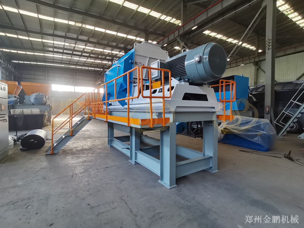 郑州金鹏木材粉碎机价格与配置关系解析应用现场