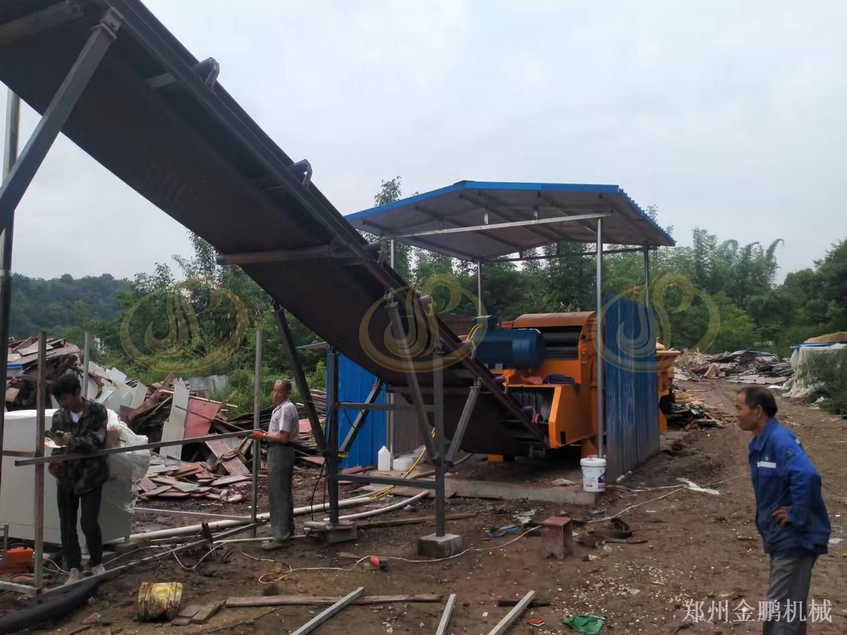 郑州金鹏木材粉碎机破碎减容应用应用现场