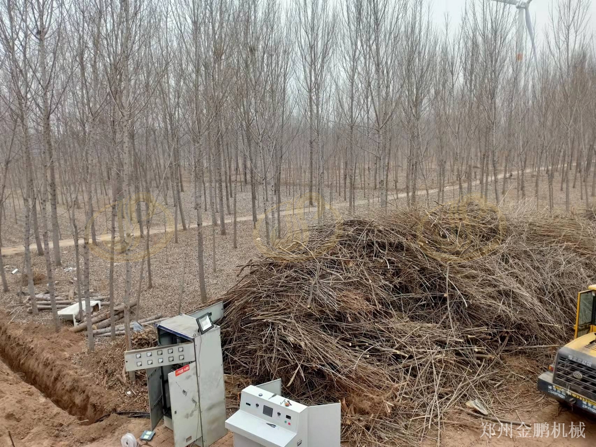 郑州金鹏废旧木材破碎机处理木质废料减容应用现场